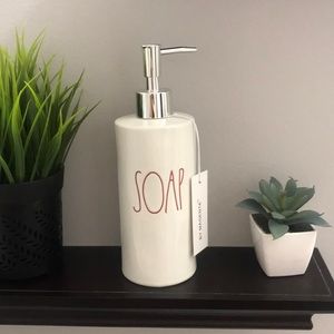 Rae Dunn soap dispenser